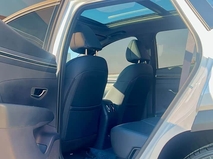 Фото 11 - Hyundai Tucson L