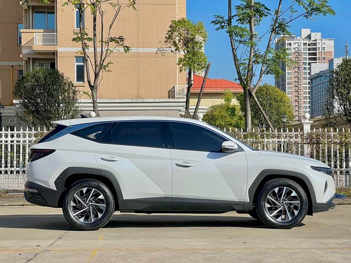 Фото 9 - Hyundai Tucson L