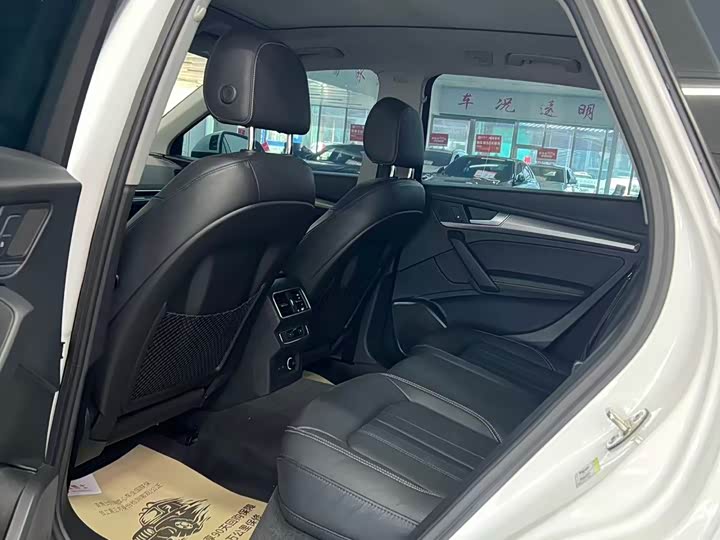 Фото 7 - Audi Q5L