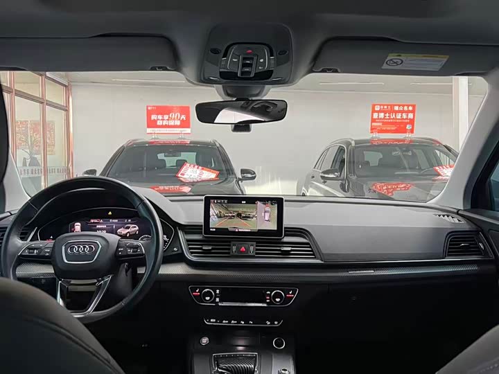 Фото 8 - Audi Q5L
