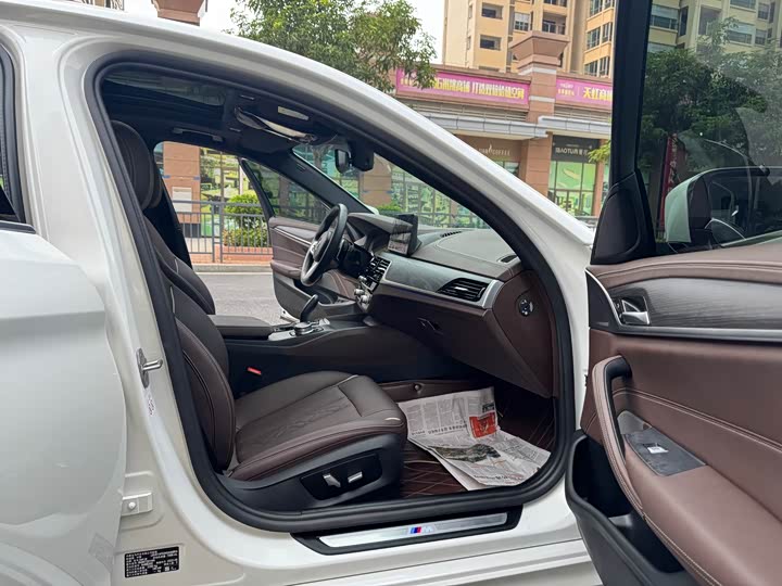 Фото 12 - BMW 5 Series