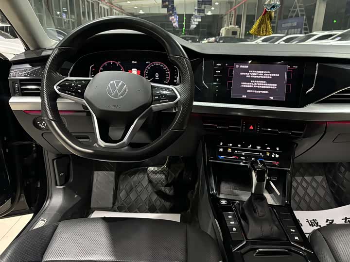 Фото 13 - Volkswagen Passat