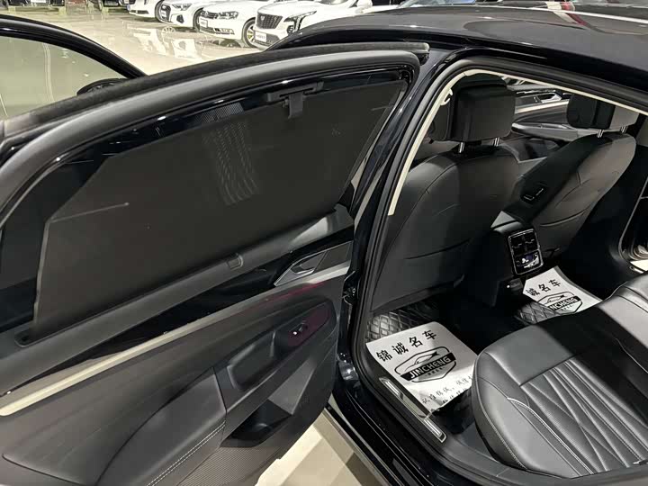 Фото 16 - Volkswagen Passat