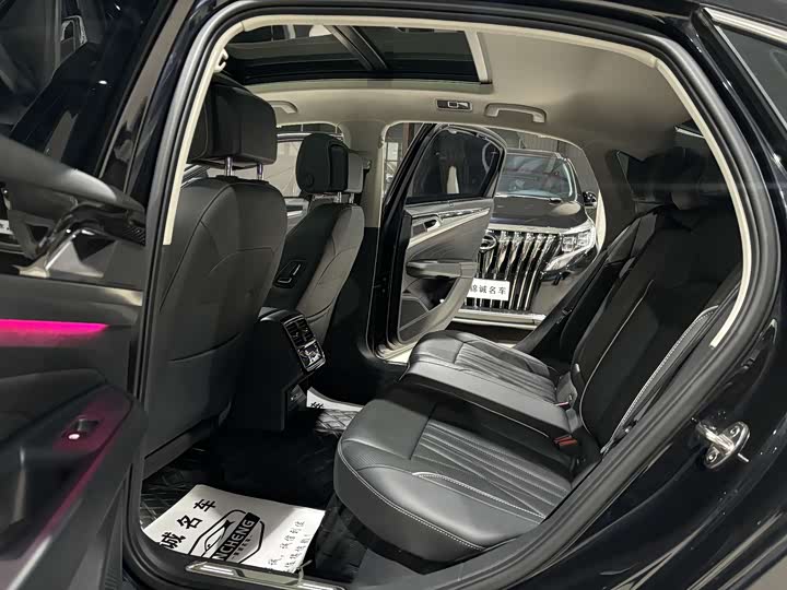 Фото 9 - Volkswagen Passat