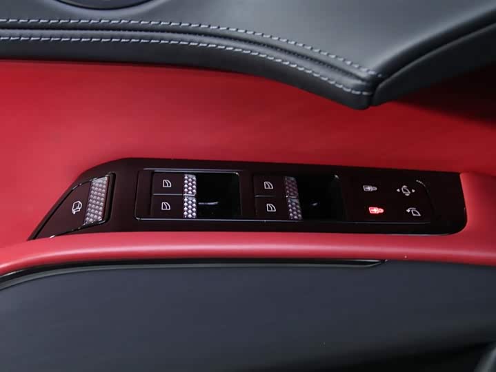 Фото 10 - Lotus Eletre