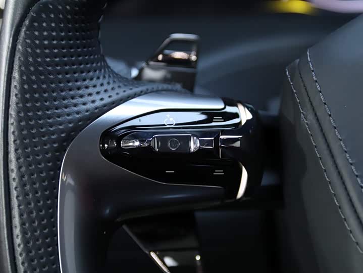 Фото 18 - Lotus Eletre