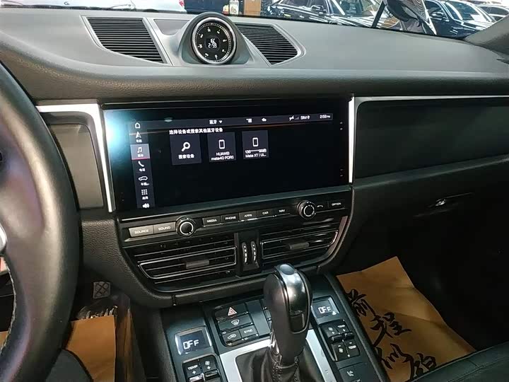 Фото 13 - Porsche Macan