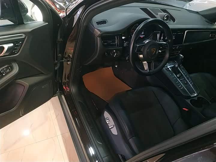 Фото 16 - Porsche Macan