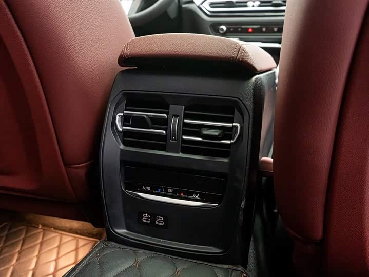 Фото 16 - BMW 3 Series