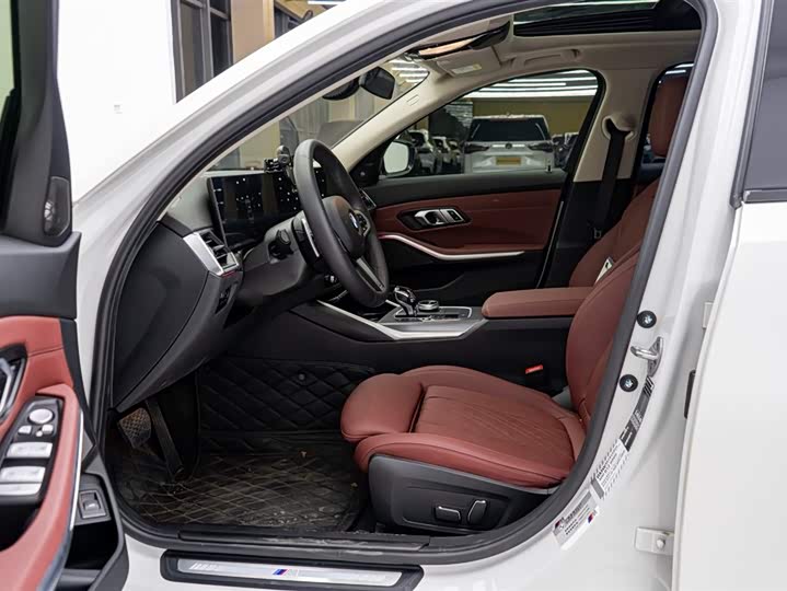 Фото 20 - BMW 3 Series