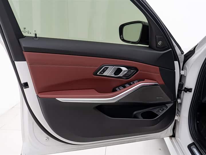 Фото 22 - BMW 3 Series