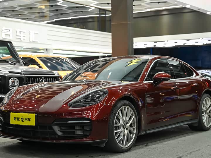 Фото 1 - Porsche Panamera