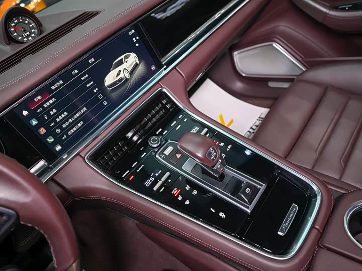 Фото 14 - Porsche Panamera