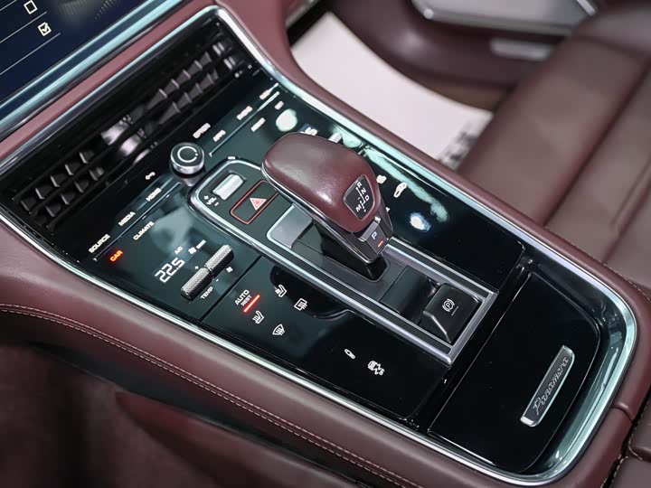 Фото 15 - Porsche Panamera