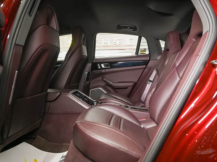 Фото 17 - Porsche Panamera