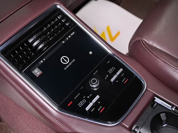 Фото 18 - Porsche Panamera