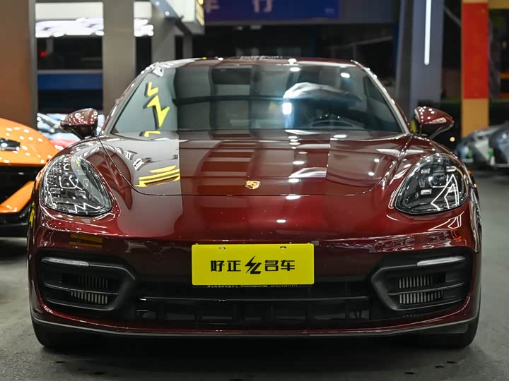 Фото 2 - Porsche Panamera