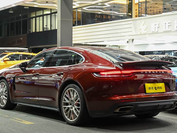 Фото 4 - Porsche Panamera