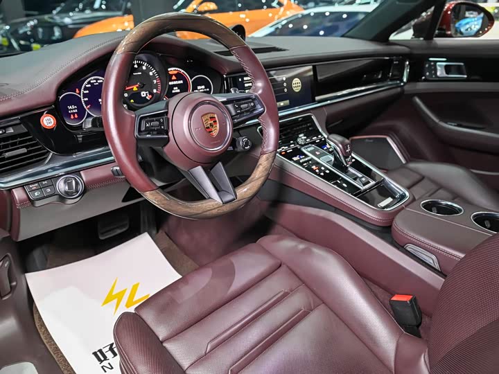 Фото 8 - Porsche Panamera