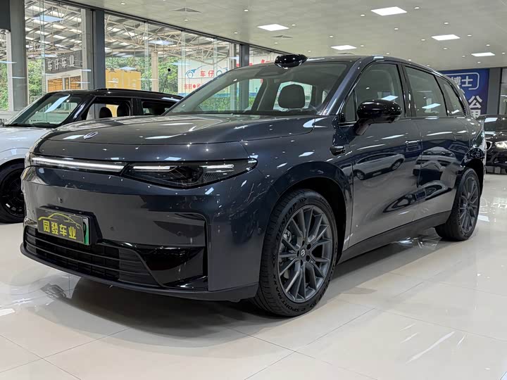 Фото 1 - Leapmotor C10