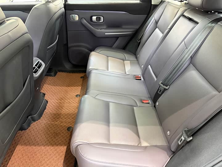 Фото 9 - Leapmotor C10