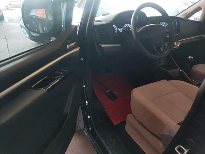 Фото 16 - Dongfeng Forthing Lingzhi M5