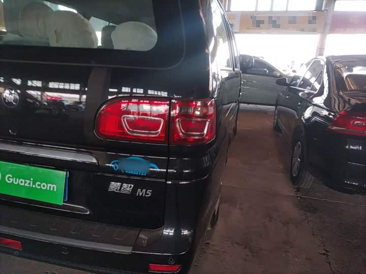 Фото 8 - Dongfeng Forthing Lingzhi M5