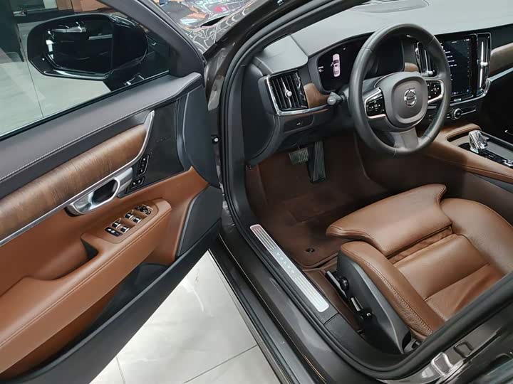 Фото 16 - Volvo S90