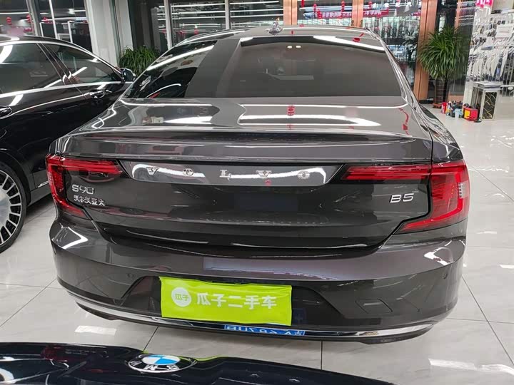 Фото 6 - Volvo S90