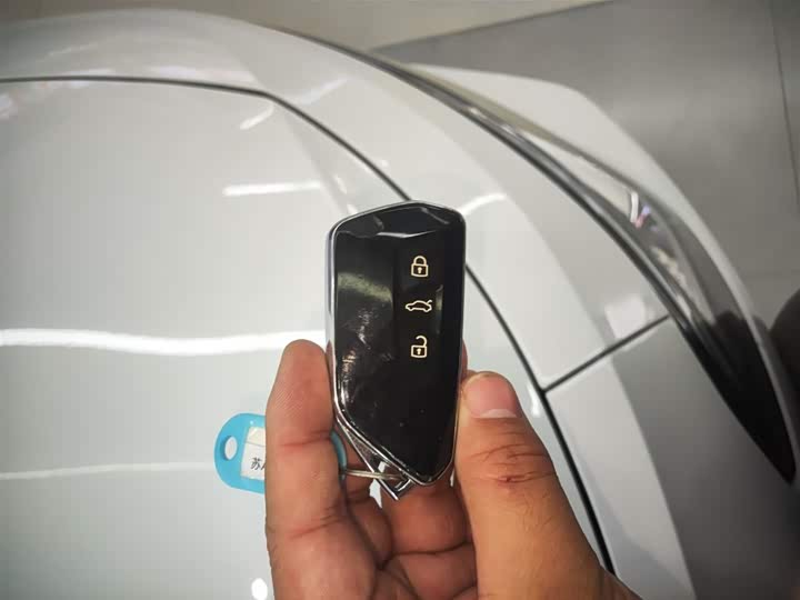 Фото 9 - Volkswagen ID.4 Crozz