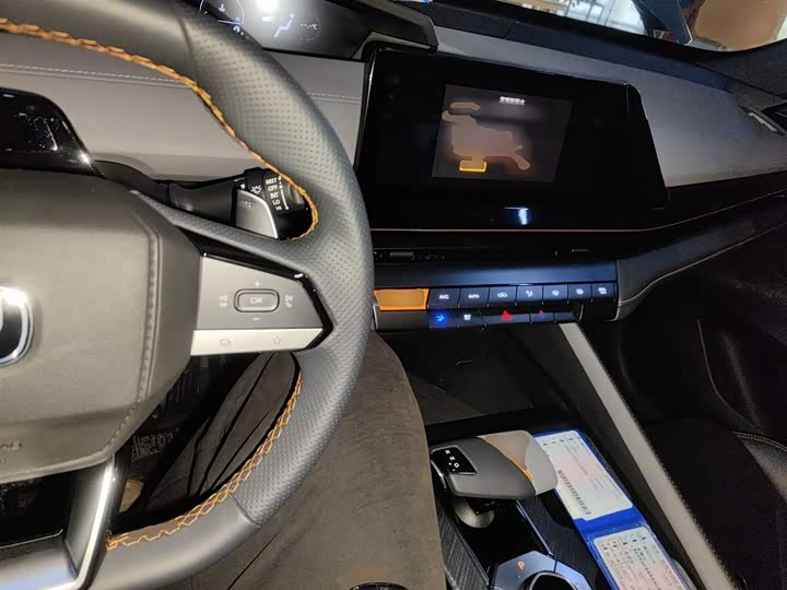 Фото 10 - Changan UNI-V