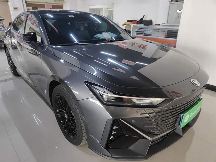 Фото 4 - Changan UNI-V