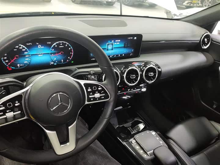 Фото 10 - Mercedes-Benz A-Class