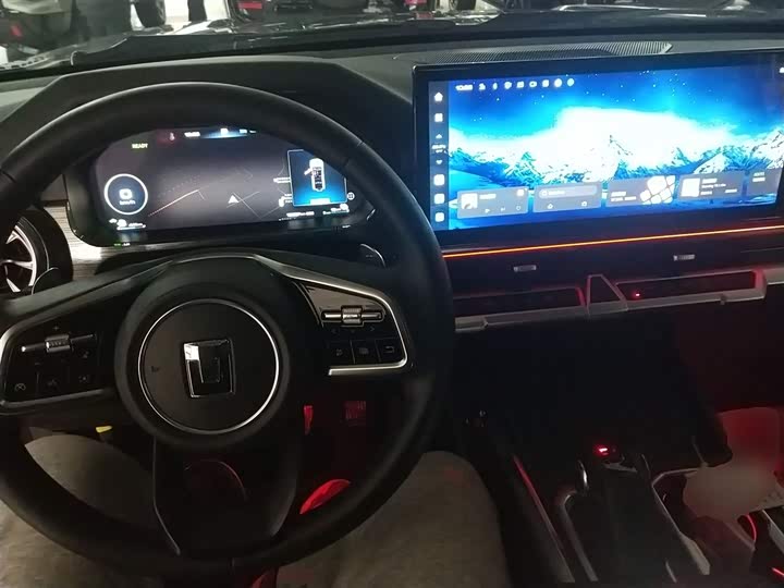 Фото 9 - Tank 400 Hybrid