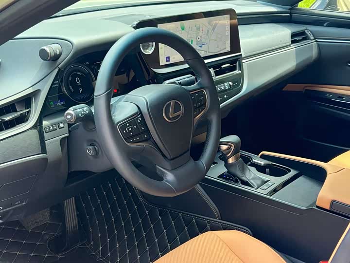 Фото 4 - Lexus ES