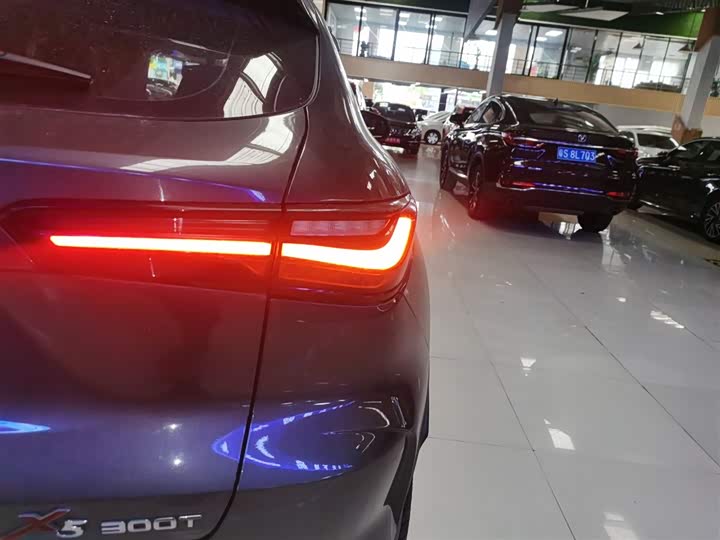 Фото 8 - Changan Oshan X5