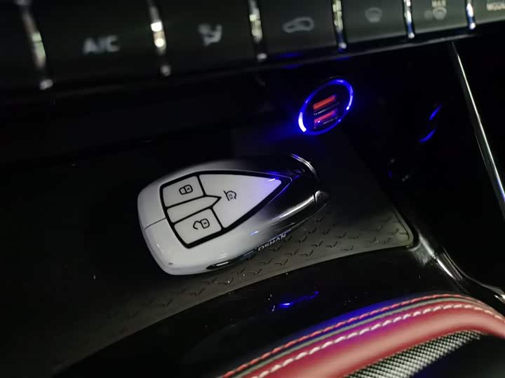 Фото 9 - Changan Oshan X5