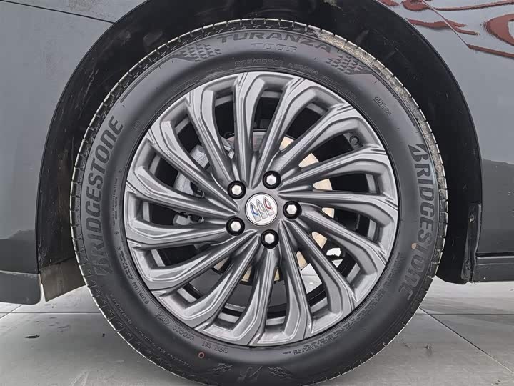 Фото 17 - Buick LaCrosse