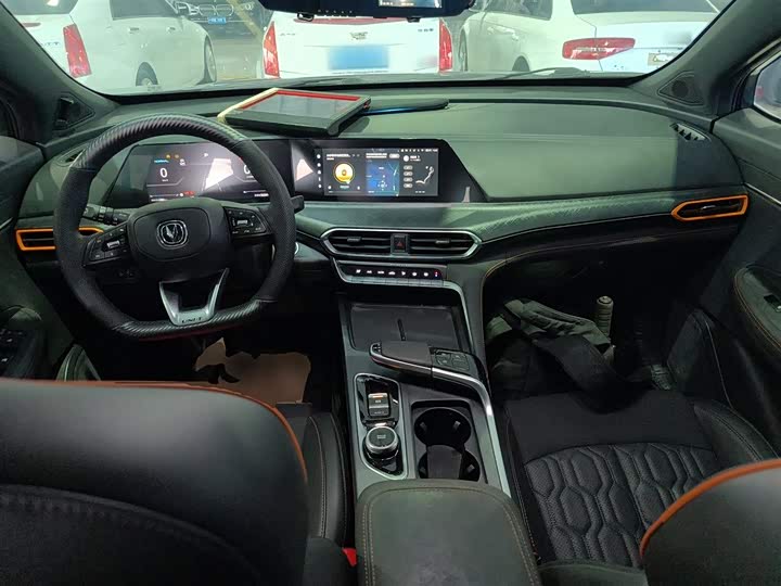 Фото 10 - Changan UNI-T