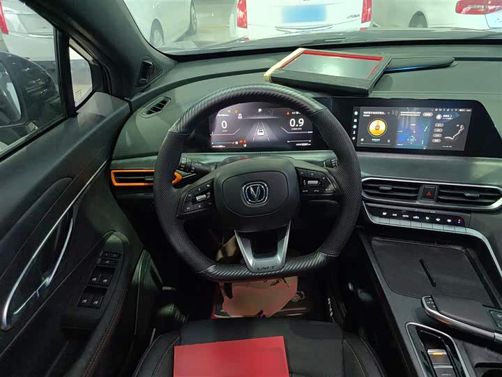 Фото 11 - Changan UNI-T