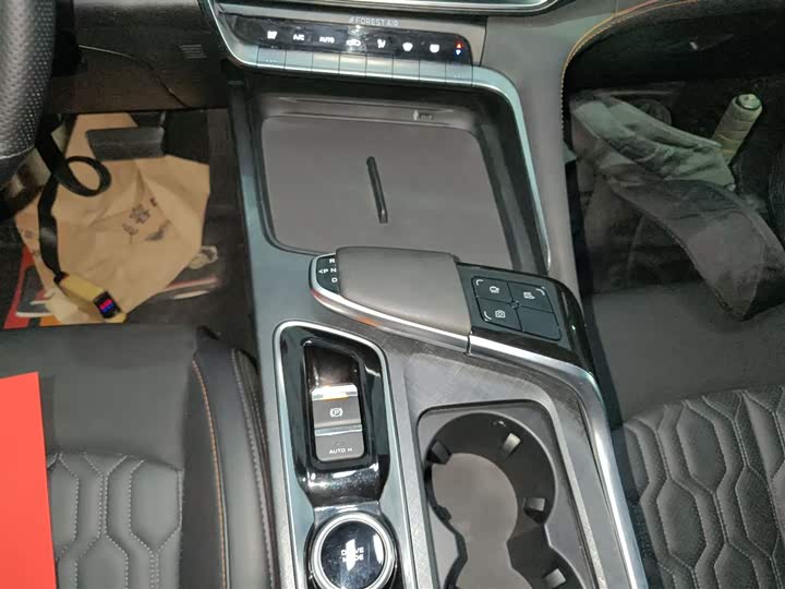 Фото 14 - Changan UNI-T