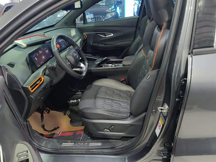 Фото 15 - Changan UNI-T