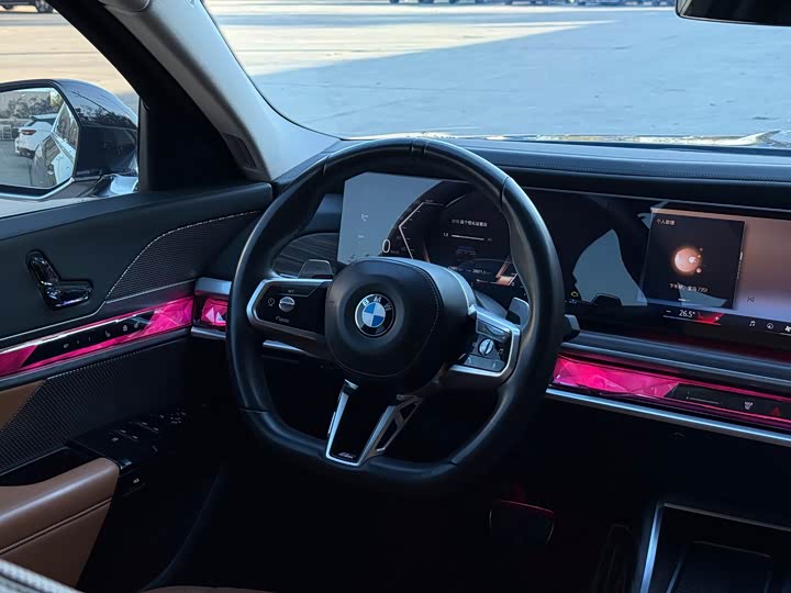 Фото 13 - BMW 7 Series