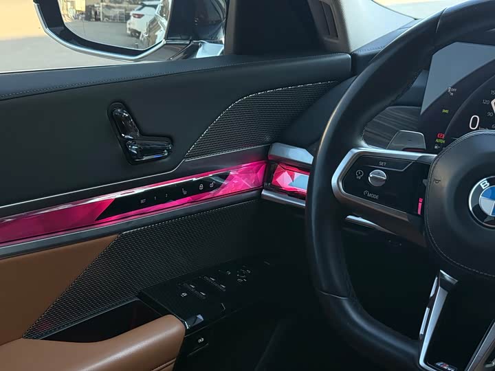 Фото 14 - BMW 7 Series