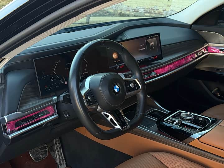 Фото 6 - BMW 7 Series