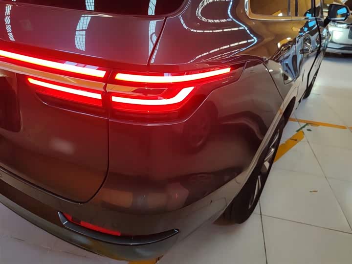 Фото 8 - LiXiang One