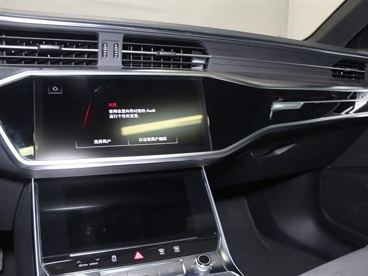 Фото 12 - Audi A6L