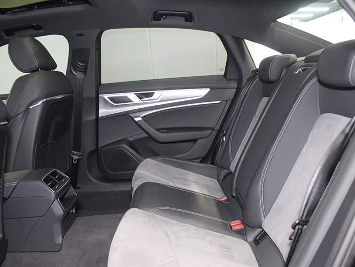 Фото 8 - Audi A6L