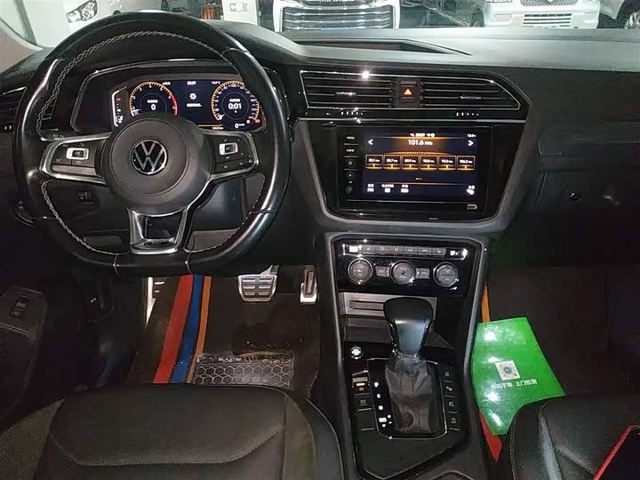 Фото 13 - Volkswagen Tiguan L Pro