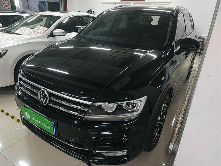 Фото 2 - Volkswagen Tiguan L Pro